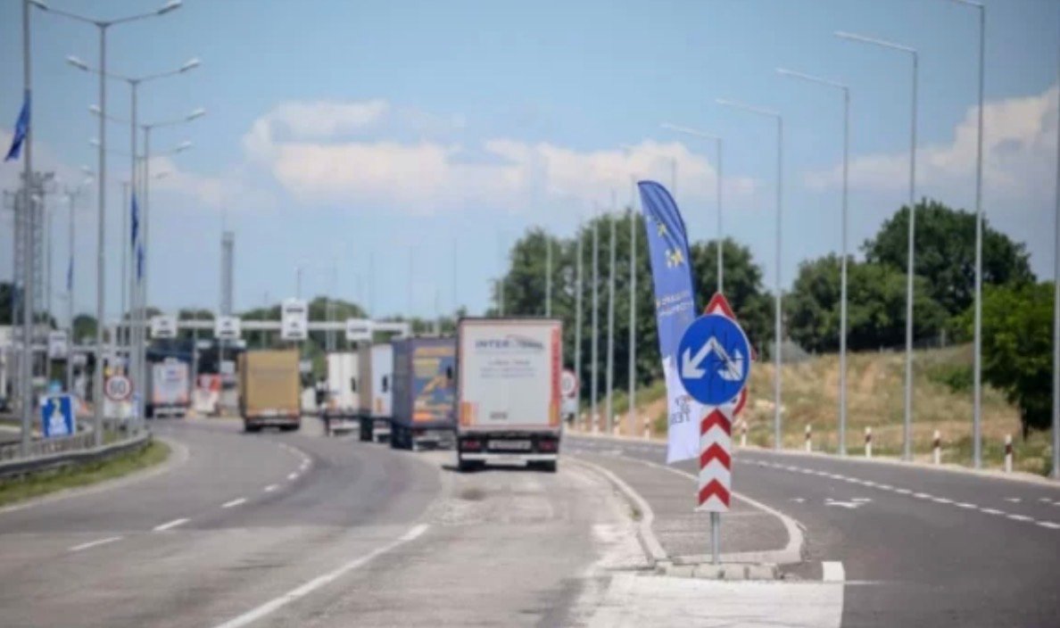 Temperaturat e larta   Sot kufizime në autoudhë për kamionët mbi 20 tonë