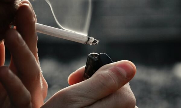 Qeveria gjermane do ta rrisë ndjeshëm taksën mbi duhanin  një pako cigare do të kushtojë rreth 12 euro