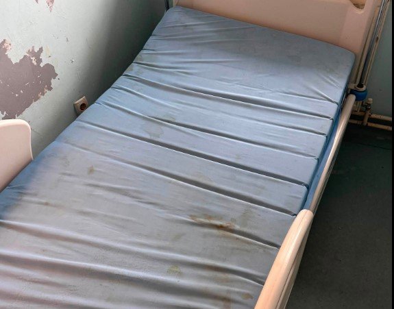 Këshilltari i Vitisë mundohet ta arsyetojë gjendjen në Pediatri  S e kemi pasur dorën e hekurt