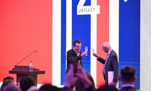  Dita Kombëtare e Francës   Kurti e  parashikon  veten si ambasador në Paris me 2039