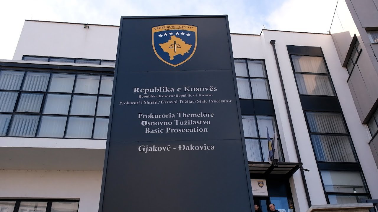 Aktakuzë ndaj S P   dyshohet për tri vepra penale që lidhen me drogën dhe armët