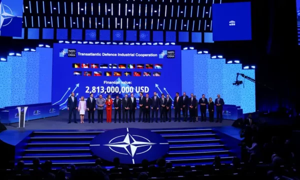 Samiti i NATO s  Von der Leyen flet për  epokë të re  te sigurisë evropiane  Rutte thirrje për  revolucion transatlantik 