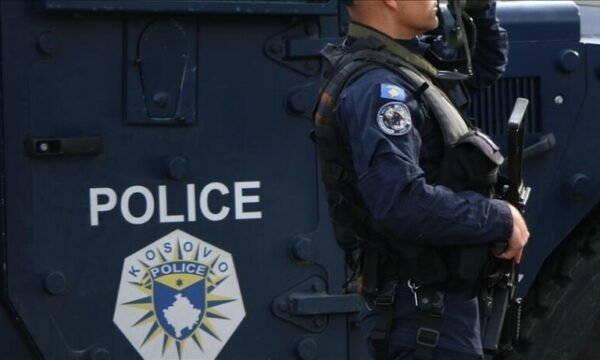 Rrahja mes disa personave në sheshin e Skënderajt  policia jep detaje