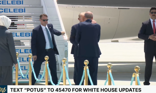 Trump mbërrin në Turqi ku do të mbahet Samiti i NATO s