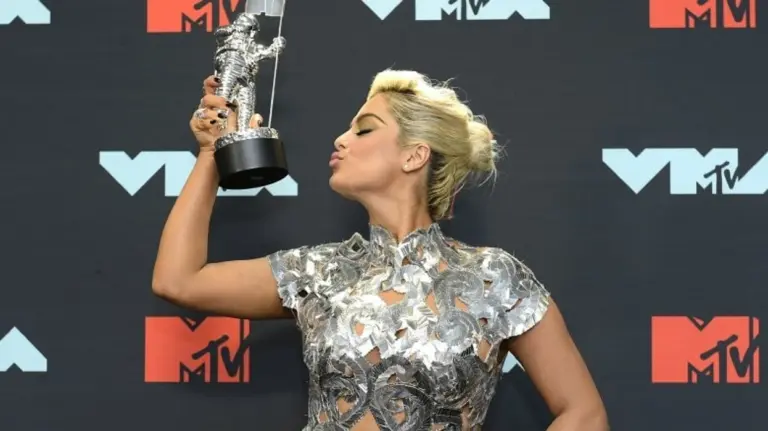 Bebe Rexha mori nominimin e parë si artiste e pavarur në  MTV Video Music Awards 