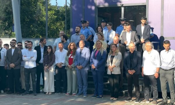 Hoxhaj para Qeverisë  Këtu po mbahet peng Kosova  nuk do të ndalemi derisa vendi t i kthehet qytetarëve