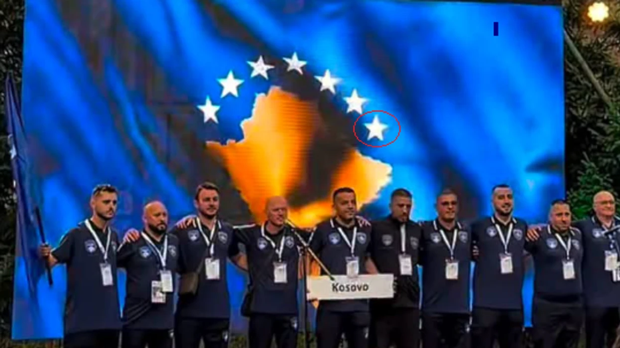 Skandaloze  Maqedonia e Veriut e paraqet flamurin e Kosovës me 7 yje