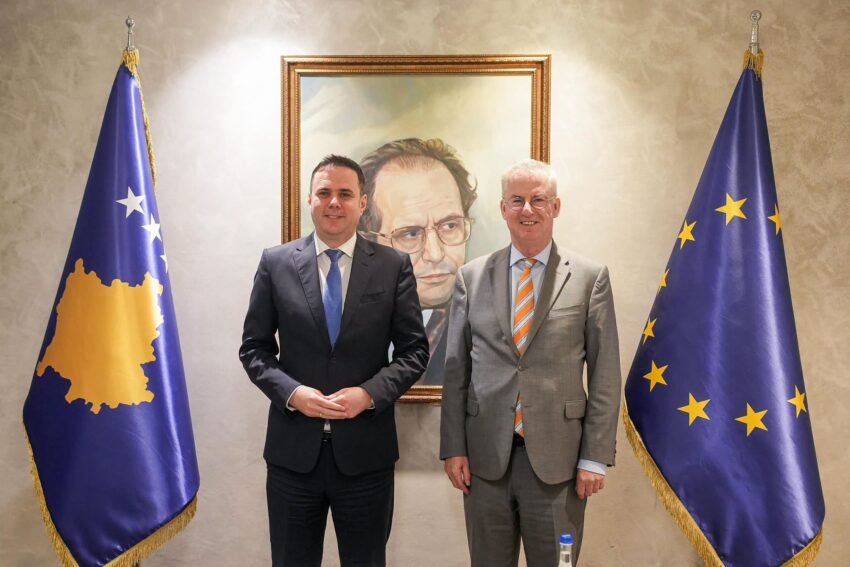 Abdixhiku pret ambasadorin e BE së  në fokus funksionalizimi i institucioneve