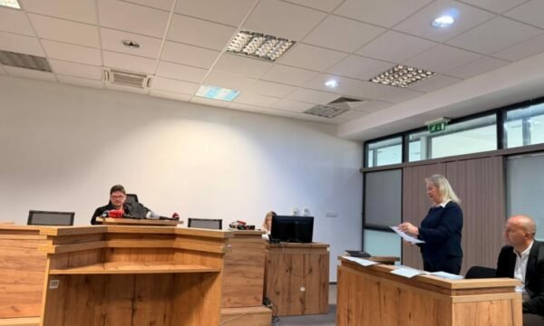 Komuna e Gjakovës kërkon mbi 14 milionë euro nga Qeveria për dëmet nga kontratat kolektive